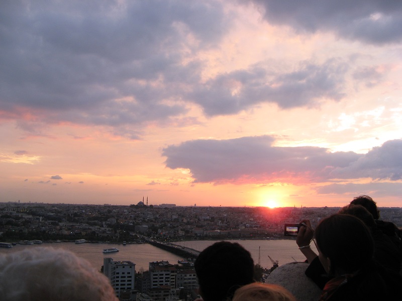 イスタンブール ガラタ塔から沈む夕日を見る