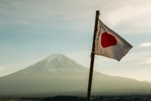 日本国旗と富士山で日本株をイメージ